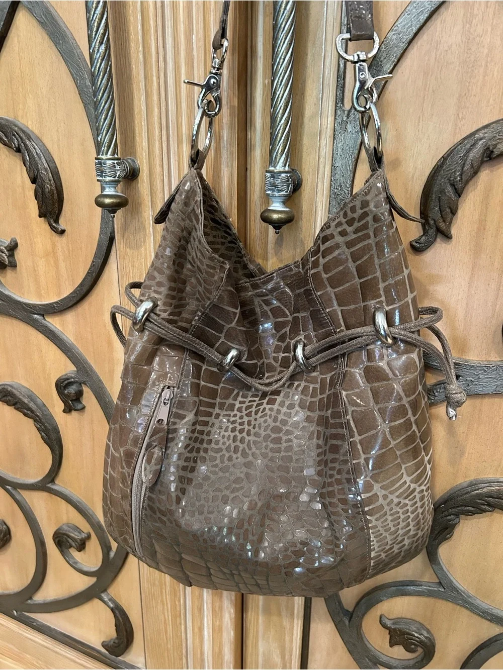 Vintage Andre Oliver Croc Embossed Leather Boho Drawstring Bucket Hobo Bag